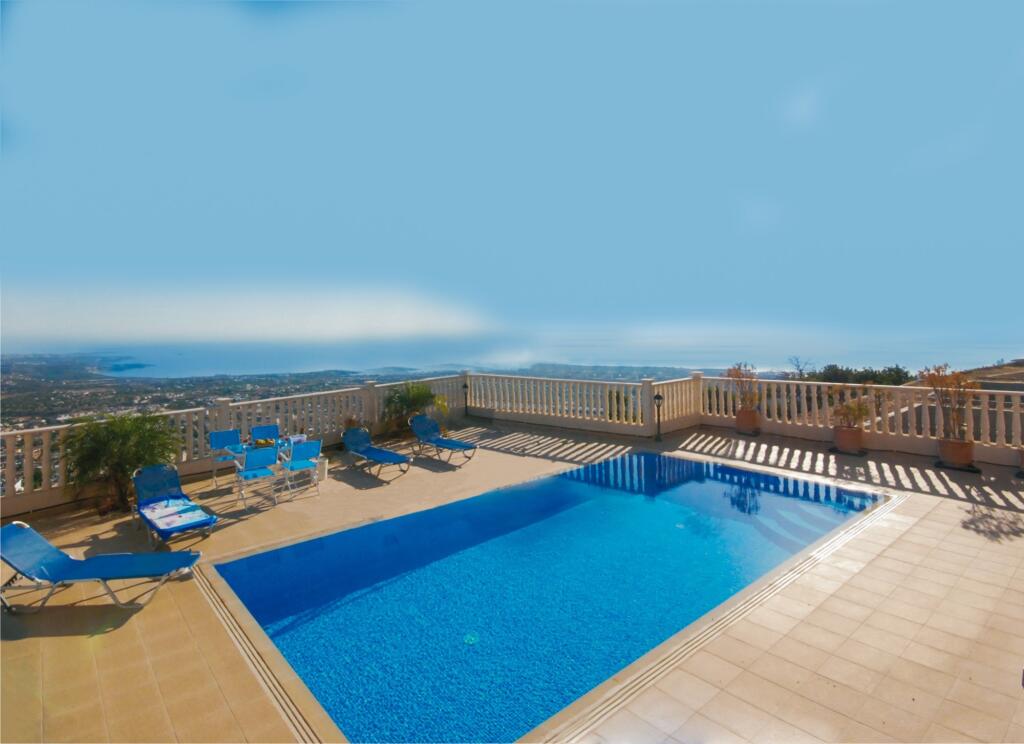 6 bedroom Villa in Peyia | ID 143 - 2