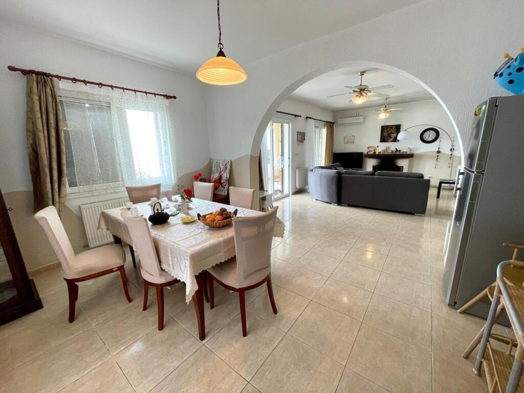 4 bedroom Villa in Kamares | ID 141 - 4