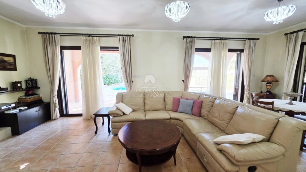 3 bedroom Villa in Kamares | ID 135 - 9